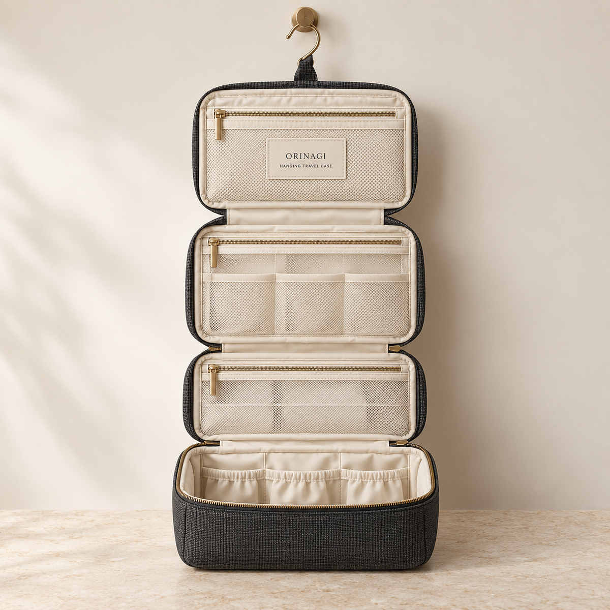 ORINAGI Hanging Travel Case — product concept